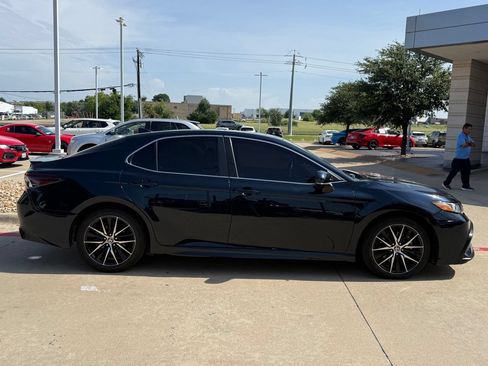 Used 2021 Toyota Camry SE w/ Cold Weather Package AWD/4WD image 6