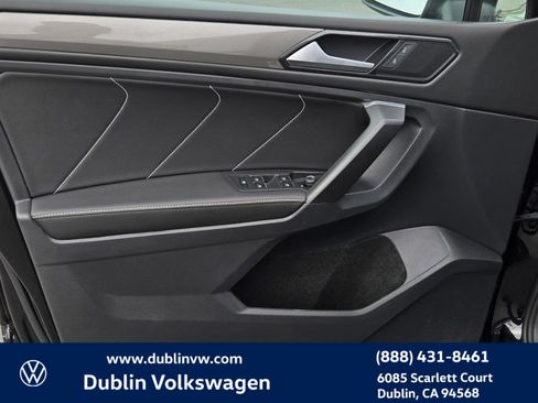 Used 2023 Volkswagen Tiguan SE image 10