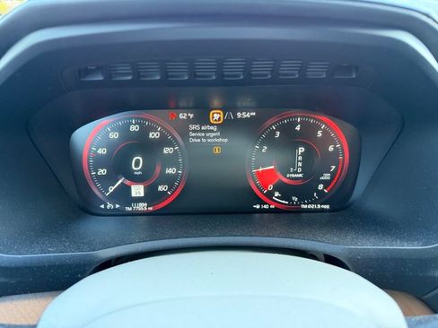 Used 2016 Volvo XC90 T6 Inscription w/ Protection Package Plus AWD/4WD image 16