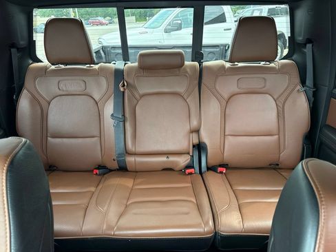 Used 2022 RAM 1500 Limited w/ Body Color Bumper Group AWD/4WD image 37