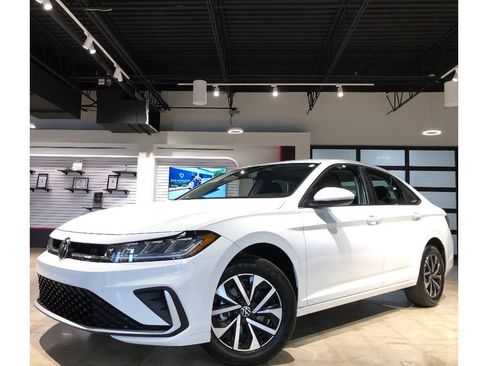 Used 2025 Volkswagen Jetta S image 1