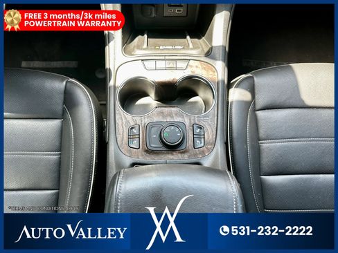Used 2020 GMC Acadia Denali w/ Technology Package AWD/4WD image 33