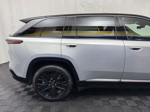 Used 2024 Jeep Wagoneer Launch Edition image 15