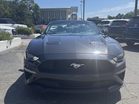 Used 2022 Ford Mustang Premium RWD image 5