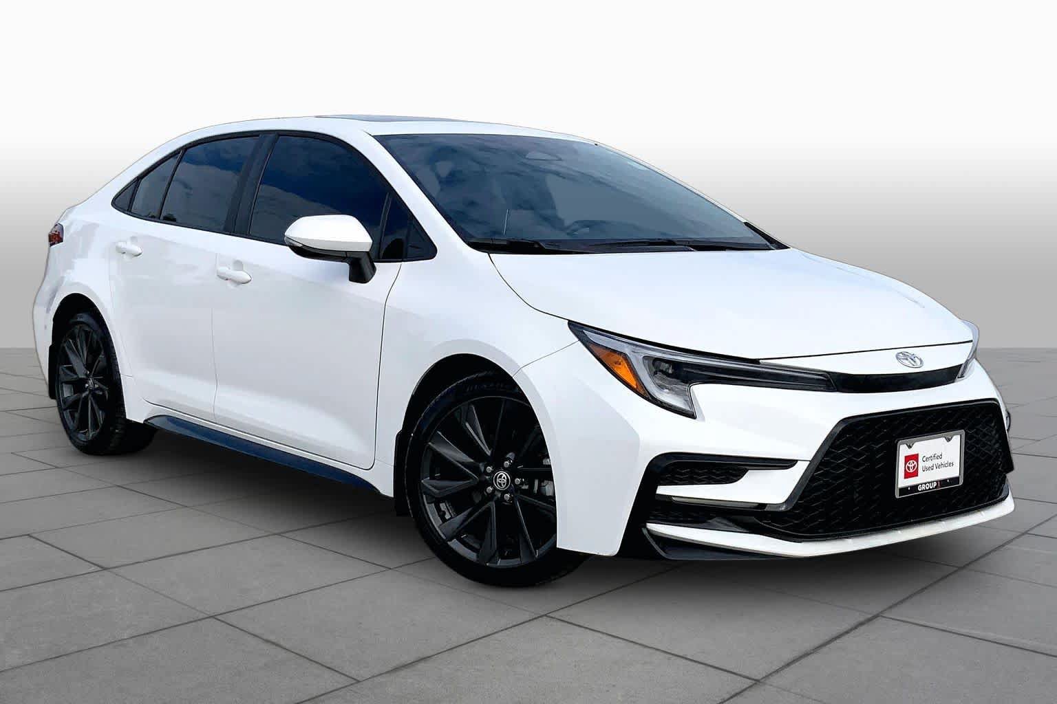 Used 2026 Toyota Corolla XSE FWD image 3