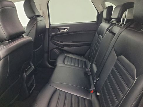Used 2023 Ford Edge SEL image 18