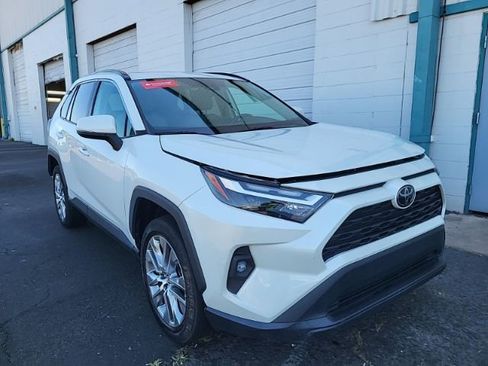 Used 2022 Toyota RAV4 XLE Premium FWD image 1