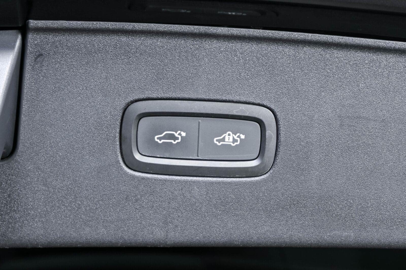 Certified 2025 Volvo EX90 Ultra AWD/4WD image 32