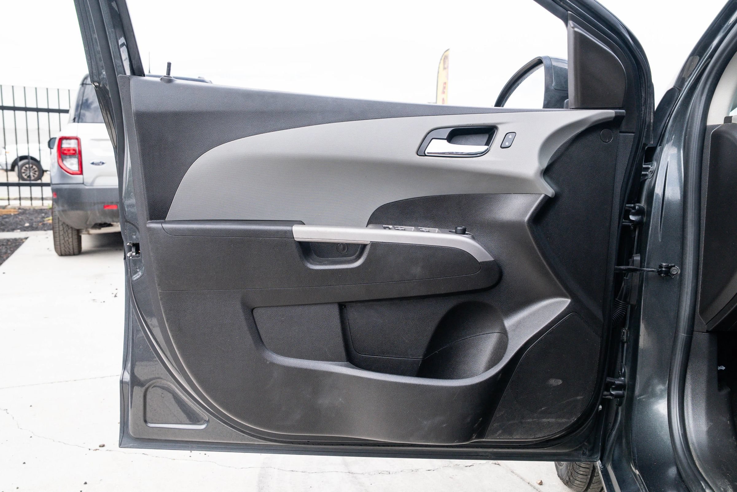 Used 2019 Chevrolet Sonic Premier FWD image 24