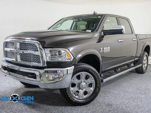 Used 2017 RAM 2500 Laramie w/ Convenience Group AWD/4WD image 3