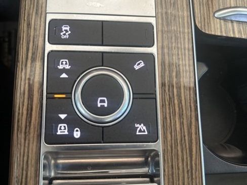 Used 2019 Land Rover Range Rover HSE image 29