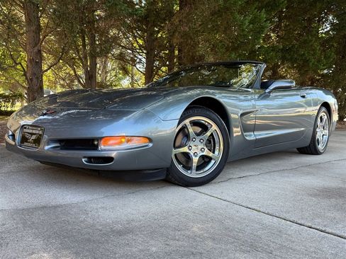 Used 2004 Chevrolet Corvette Convertible w/ Preferred Equipment Group image 7