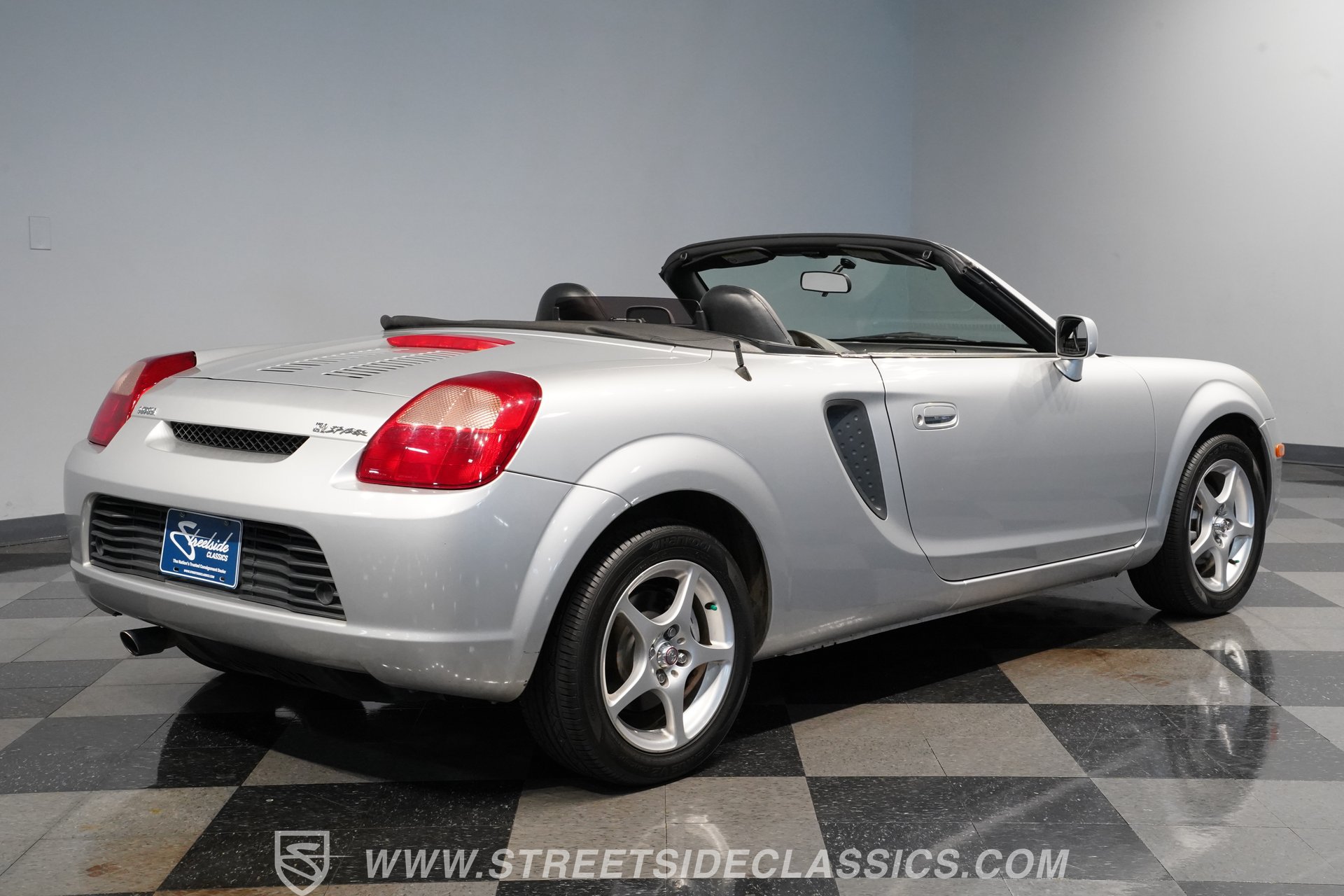 Used 2001 Toyota MR2 RWD image 13
