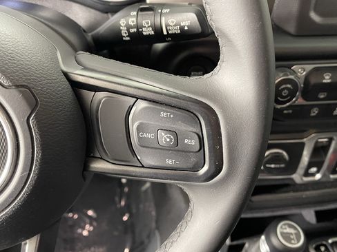 Used 2019 Jeep Wrangler Sport AWD/4WD image 14