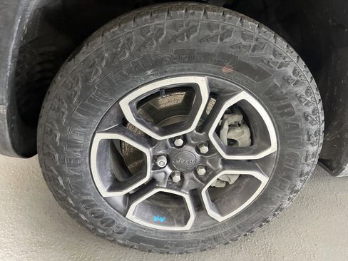 Used 2022 Jeep Grand Cherokee Trailhawk image 6