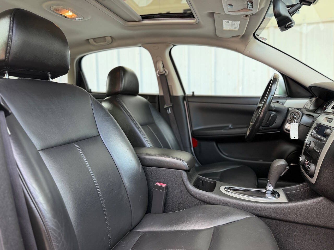 Used 2008 Chevrolet Impala LTZ FWD image 14