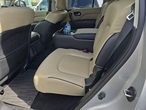 Certified 2023 INFINITI QX80 Premium Select w/ All-Season Package RWD image 9