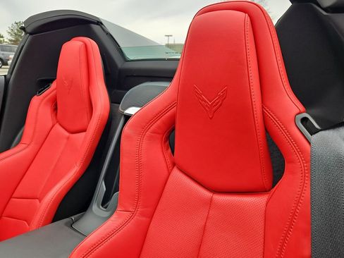 Used 2024 Chevrolet Corvette Stingray Convertible w/ Z51 Performance Package image 18