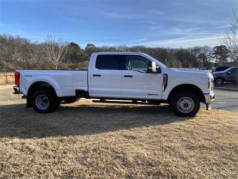 Used 2025 Ford F350 XLT image 2