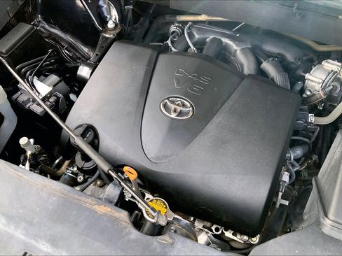 Used 2017 Toyota Highlander SE AWD/4WD image 35