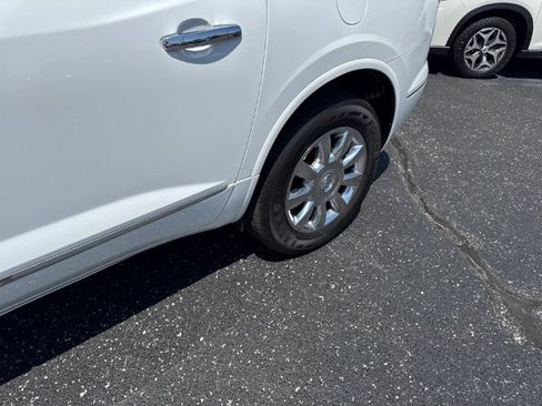Used 2017 Buick Enclave Leather FWD image 10