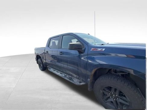 Used 2019 Chevrolet Silverado 1500 Custom Trail Boss w/ Custom Convenience Package AWD/4WD image 12