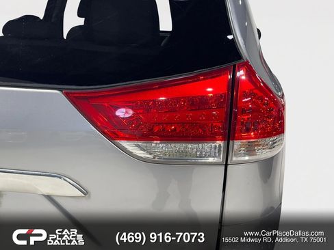 Used 2013 Toyota Sienna Limited w/ Premium Pkg FWD image 26