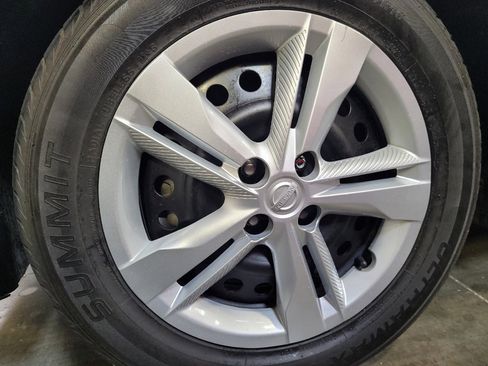 Used 2022 Nissan Kicks S FWD image 31