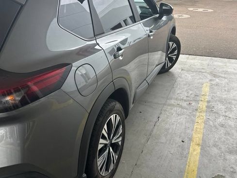 Used 2023 Nissan Rogue SV w/ SV Premium B Package FWD image 2