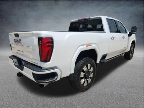 Used 2024 GMC Sierra 2500 Denali w/ Denali Reserve Package AWD/4WD image 10