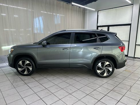 Used 2024 Volkswagen Taos SE AWD/4WD image 10