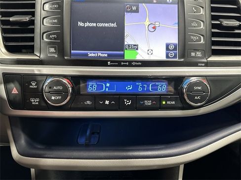 Used 2016 Toyota Highlander Limited image 21