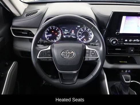 Used 2023 Toyota Highlander XLE FWD image 7