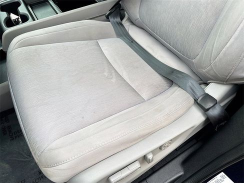 Used 2018 Honda Odyssey EX image 18