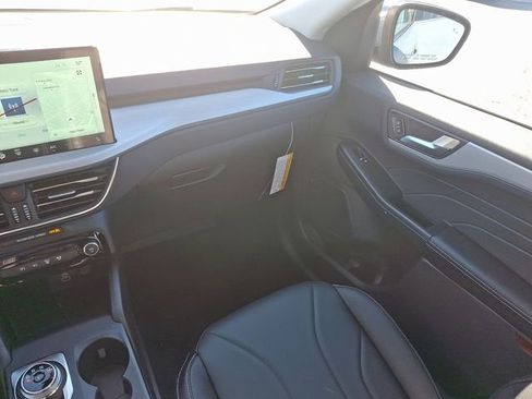 New 2025 Ford Escape SE w/ PHEV Premium Package FWD image 12