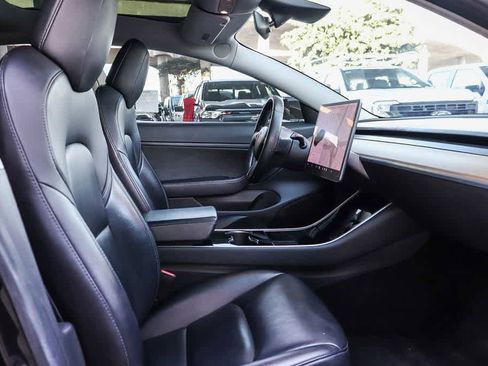 Used 2018 Tesla Model 3 Long Range image 16