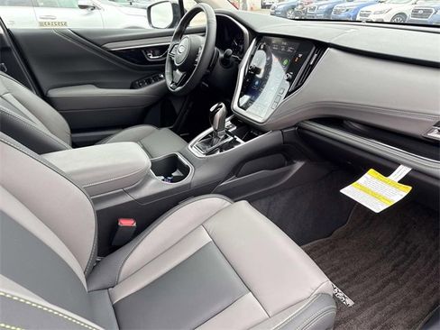 Used 2025 Subaru Outback Onyx Edition image 18