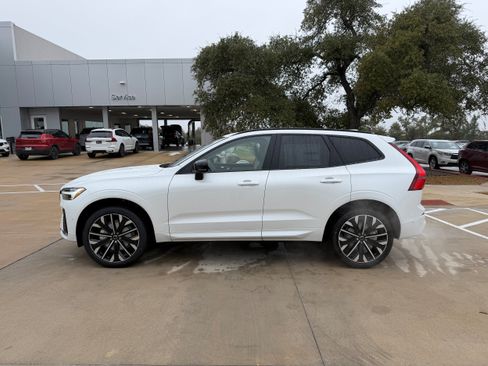 Used 2026 Volvo XC60 B5 Ultra w/ Protection Package Premier AWD/4WD image 3