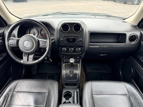 Used 2016 Jeep Patriot High Altitude AWD/4WD image 17