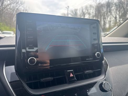 Used 2022 Toyota Corolla LE image 9