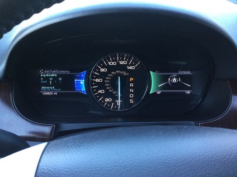 Used 2014 Ford Edge Limited AWD/4WD image 16