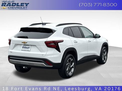 Certified 2025 Chevrolet Trax LT FWD image 6