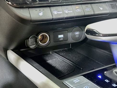 Used 2025 Hyundai Elantra Limited FWD image 30
