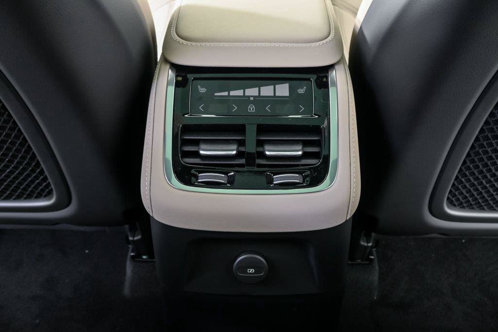 New 2026 Volvo XC90 T8 Plus w/ Protection Package Premier AWD/4WD image 20