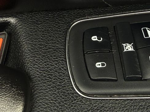 Used 2018 Dodge Charger R/T Scat Pack w/ Dynamics Package RWD image 39