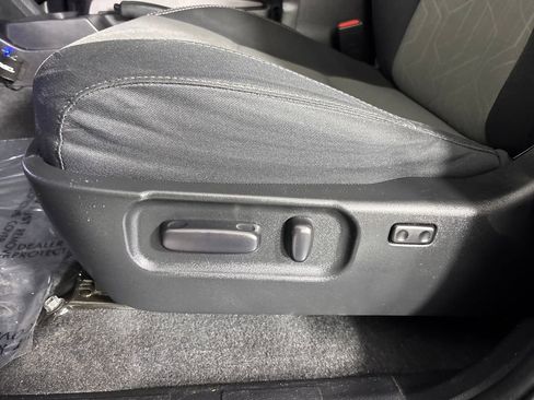 Used 2022 Toyota Tacoma TRD Sport w/ Technology Package RWD image 9