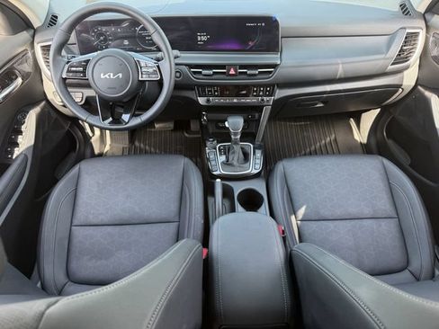 Used 2026 Kia Seltos EX FWD image 10