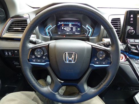 Used 2024 Honda Odyssey Elite image 45