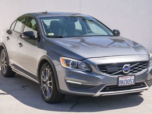 Used 2016 Volvo S60 T5 Cross Country Platinum AWD/4WD image 3
