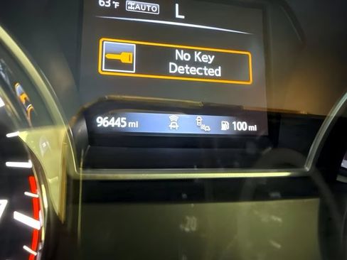 Used 2018 Nissan Pathfinder Platinum w/ Cargo Package AWD/4WD image 32